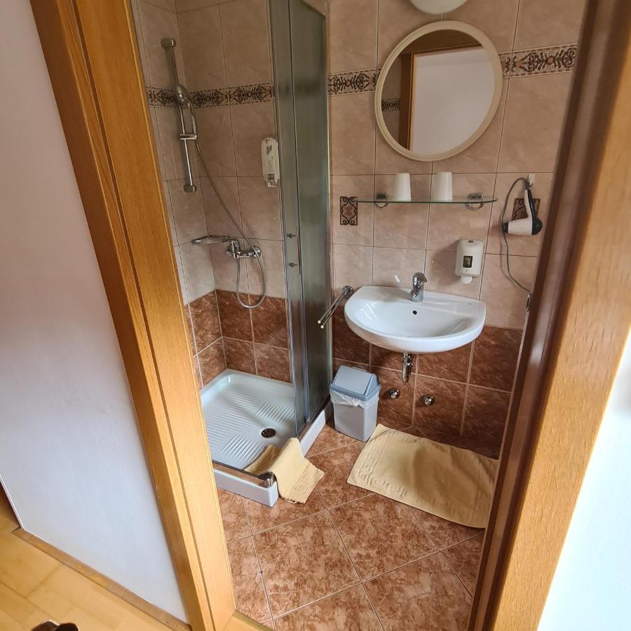 Penzion Pr' Betel Jesenice Zewnętrze zdjęcie